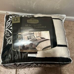 Aprima Queen Size Bedding Ensemble 6 Piece Set